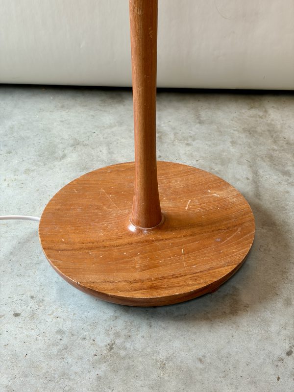 Houten vloerlamp met stoffen kap