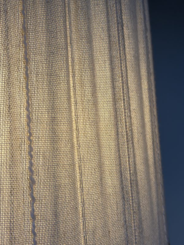 Houten vloerlamp met stoffen kap